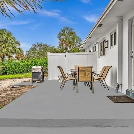 Charming 2Br Lakefront Cottage In Davie Near Beach Exterior photo