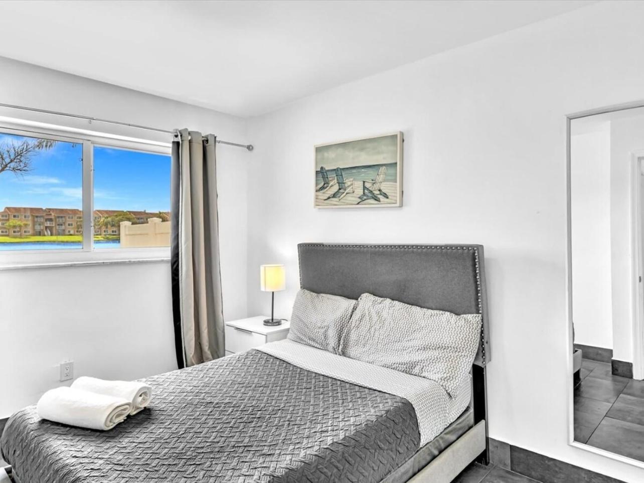 Charming 2br Lakefront In Near * Davie