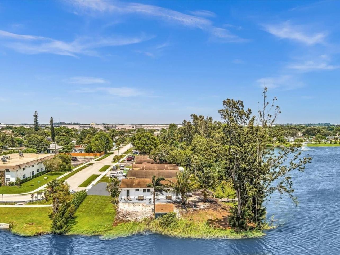 Charming 2br Lakefront In Near * Davie