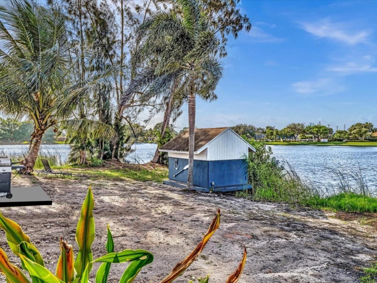 Holiday home Charming 2br Lakefront In Near *