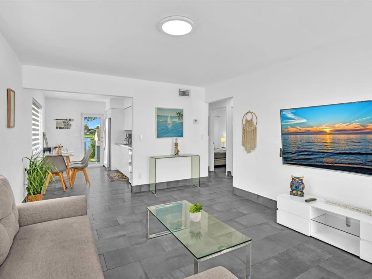 Charming 2br Lakefront In Near