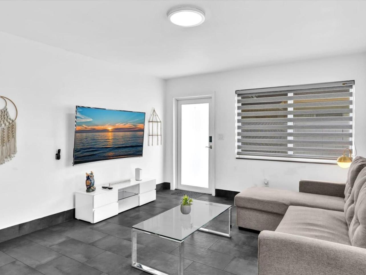 Charming 2br Lakefront In Near