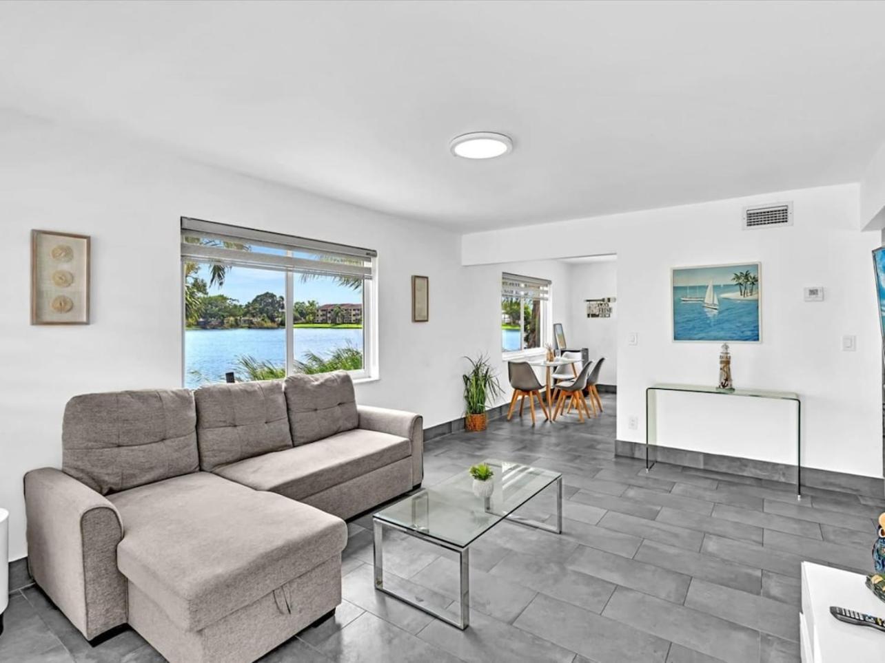 Charming 2br Lakefront In Near